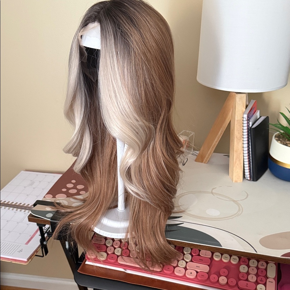Blonde Icy and Ginger Crown by Chelsey Smith Crowns. Perla Petite. NWT. T part.